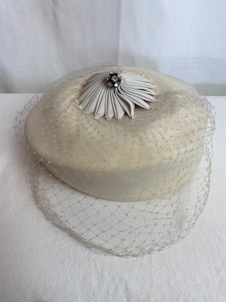 50s-60s vintage white veiled hat netted felt hats retro wedding ivory & off white dressy modern fancy pillbox style 画像 5