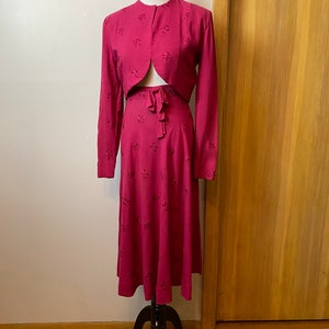 Sweet 1940s Swing skirt Bolero Set Raspberry pink with bows cropped open waist jacket swishy bias cut skirt image 3