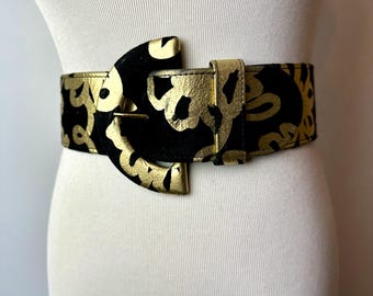 Cinturón vintage de ante negro con hebilla floral dorada, cintura alta (XS-SM)