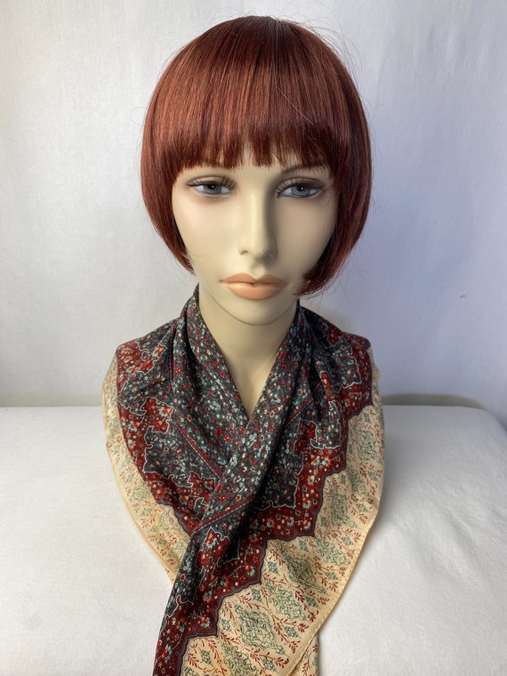1960’s 100% silk hand rolled scarf Beautiful larg… - image 4
