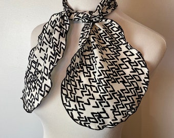 70’s wide neckerchief neck Bow tie~ pussycat bow Women’s scarf Black & white abstract print open size