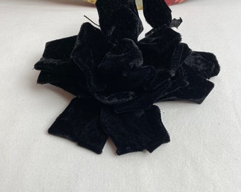 Vintage millinery flowers~ Floral adornment sewing hats hair decor antique silk flowers assorted 30’s 40’s 50’ 60’s black velvet