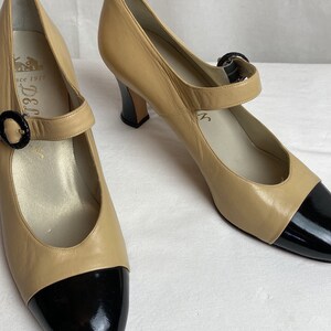 20s 30s style spectator pumps ankle strap buckles2 tone blonde with black patent leather taupe Delman vintage shoes flapper 1920s image 4