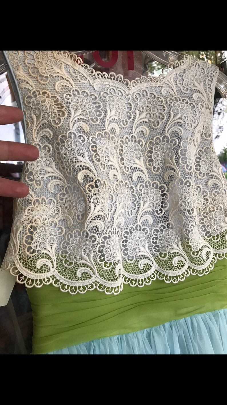 Absolutely Fab Fun Wedding dress or formal~ 1960/'s baby blue creamy lace with green cumber waist and bow~ full length~ XSMALL
