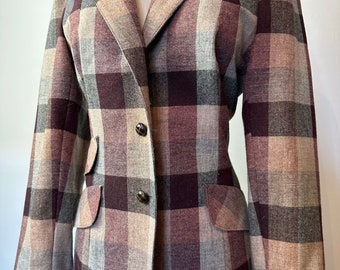 Vintage plaid blazer~1970’s- 80’s beautiful tailored 100% Wool  plum colors pastels~ ladies suit jacket  block plaid~ size Medium 6ish