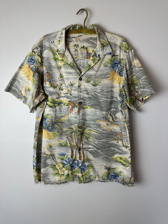 Vtg Hawaiian shirt~ 100% cotton w coconut shell bu