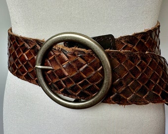 Vintage 90’s wide braided leather belt/ mahogany brown woven boho style 1990s trend large round nikel tone grey metal buckle/size M-L open