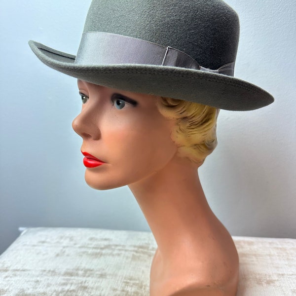 Vintage Men’s or Boys fedora hat~ grey felt 1940’s- 1950’s brimmed hats Small size 20.5”