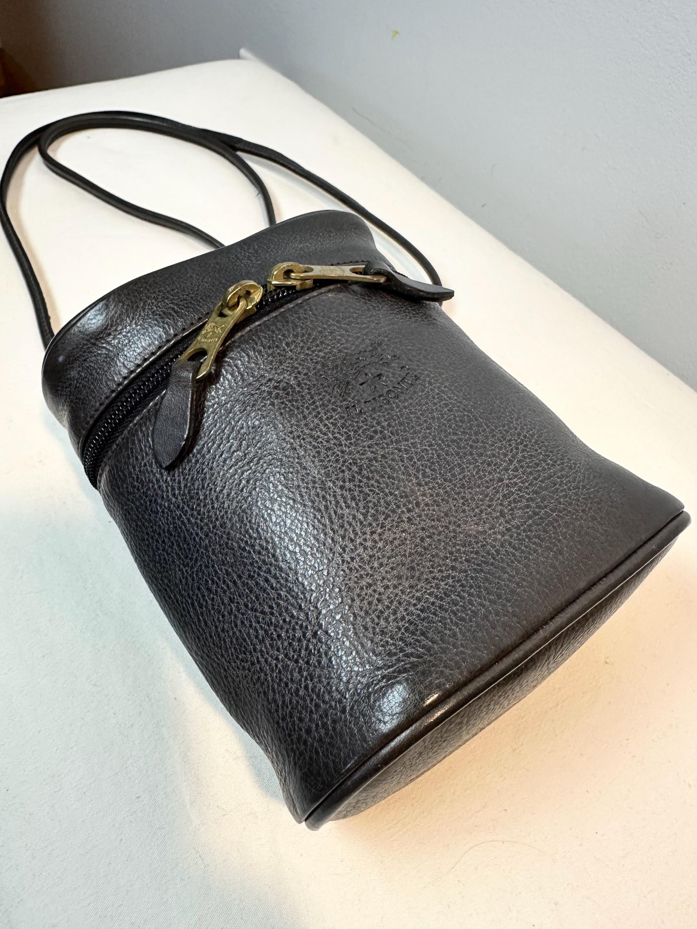 Vintage Il Bisonte' Black Pebbled Leather Crossbody Purse~ Compact
