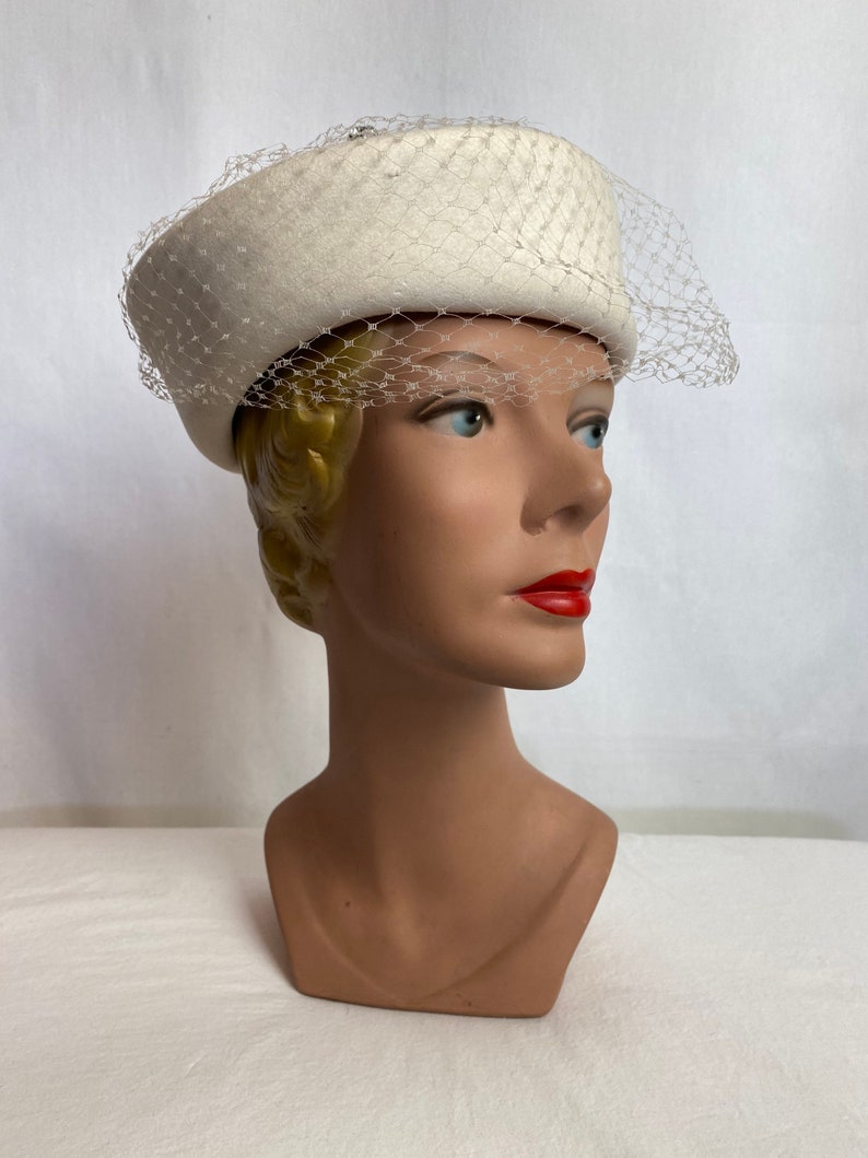 50s-60s vintage white veiled hat netted felt hats retro wedding ivory & off white dressy modern fancy pillbox style image 7