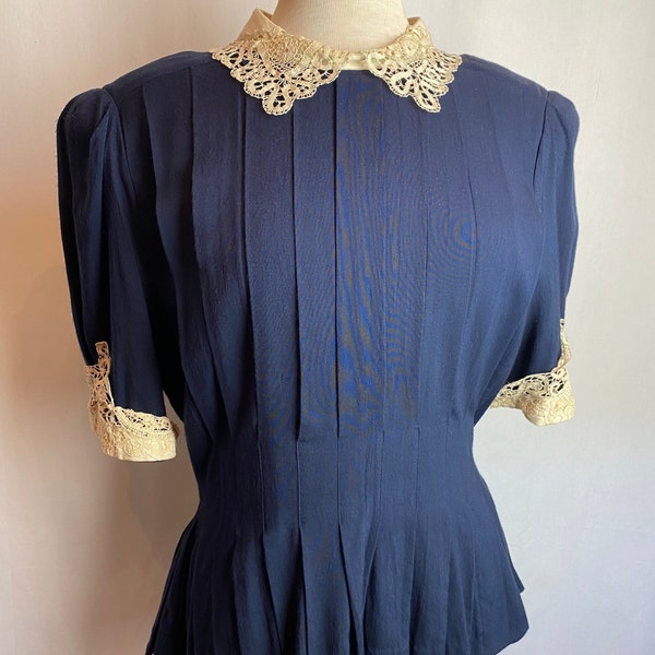 Belle blouse en dentelle insp antique ~ entièrement plissée ~ boutons dans le dos ~ style édouardien féminin unique en son genre féminin taille Lg