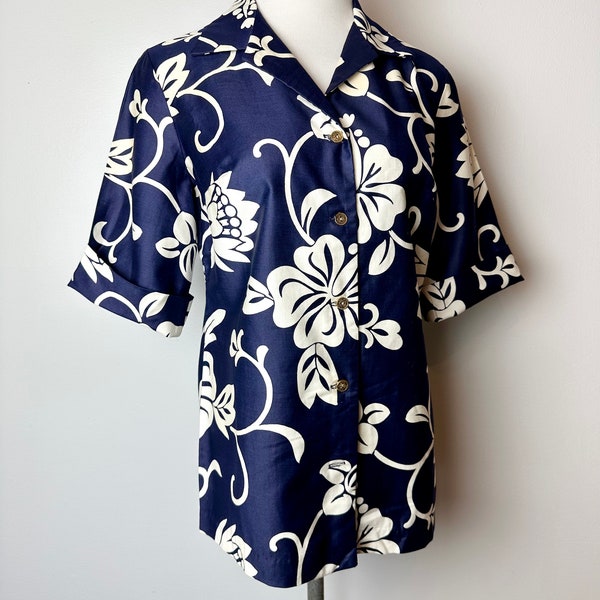 60’s Polished Cotton Hawaiian shirt~ women’s fashion~ navy blue & white Hawaii print~ made in Hawaii size Med