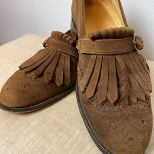 80’s Men’s chocolate brown fringe preppy brogue loafers~ slip on suede leather Unisex style 1980’s trend size 9C