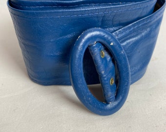 Blue leather belt~ 70’s vintage women’s wide dress belt~ boho hippie open size Medium-  up to 32”
