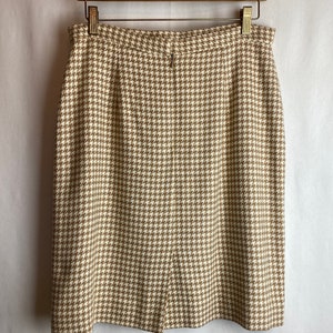 VTG camel color houndstooth wool skirt pencil skirts short kick pleat 80s 90s vintage size XL 34 waist image 3