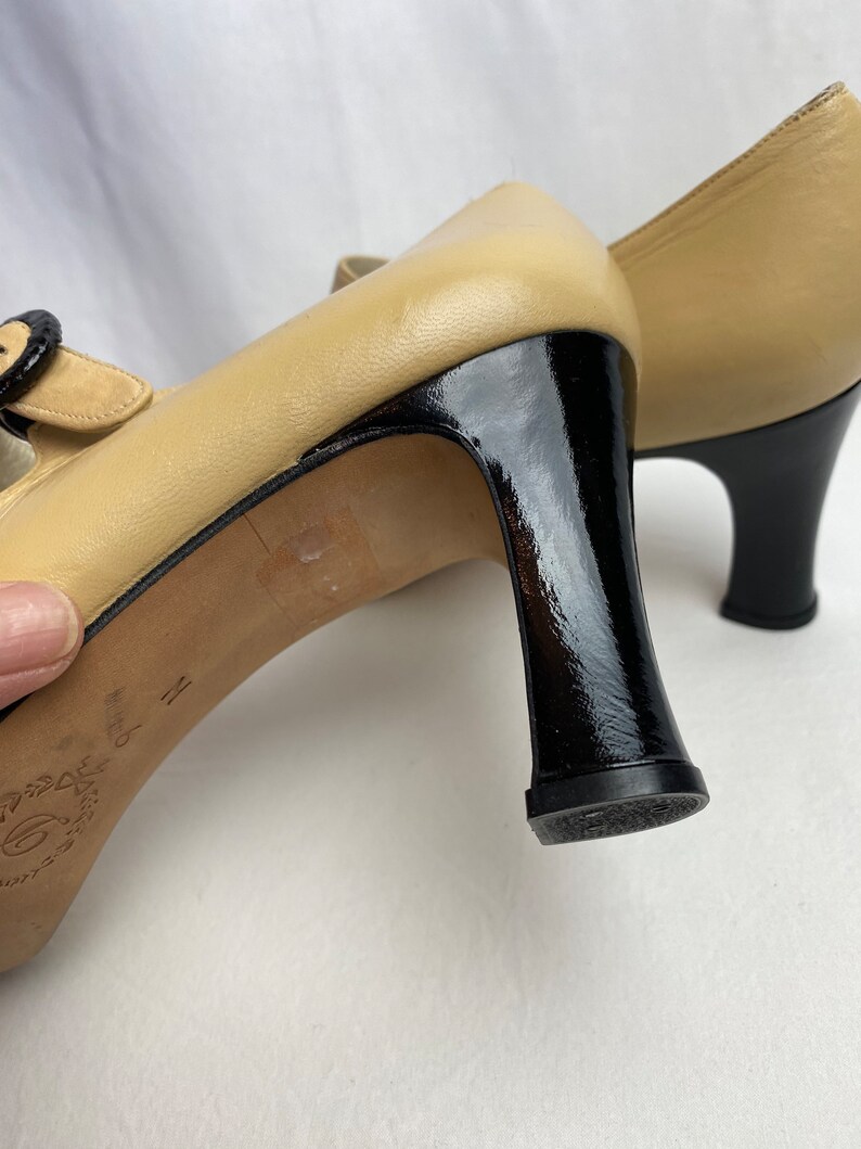 20s 30s style spectator pumps ankle strap buckles2 tone blonde with black patent leather taupe Delman vintage shoes flapper 1920s image 9