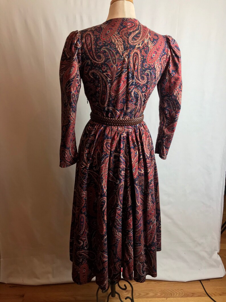 Vintage 80\u2019s autumn paisley print fit /& flare dress~ 1980\u2019s gunnesax style peasant~ puff sleeves~ poetic romantic ~size small
