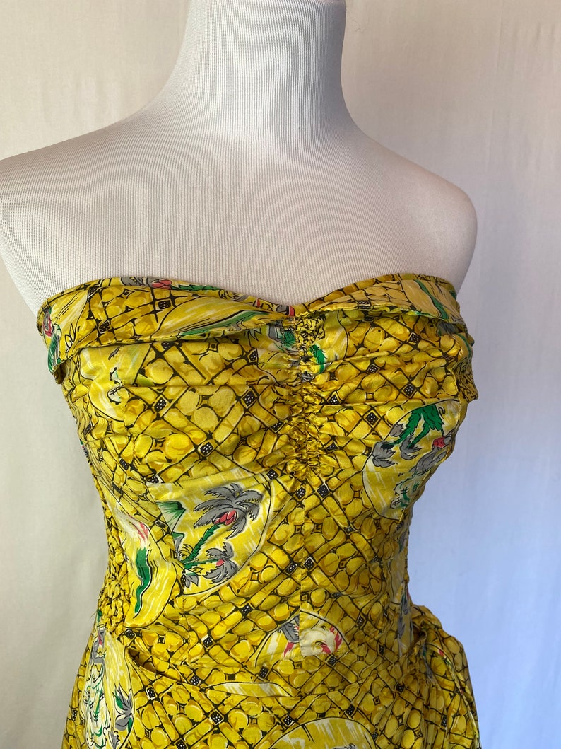 Vintage 1940s 50s Hawaiian novelty print sarong style strapless sundress pinup true vtg 100% silk bombshell dress ruching island hula image 5