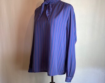 Vintage blouse 80’s Periwinkle pinstriped full blousy shirt high neck pussycat bow boxy cut minimalist feminine secretary look purple medium