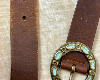 90’s brown leather belt~round turquoise detailed buckle~ boho trend~ thick semi wide women’s size Medium 28”-32”