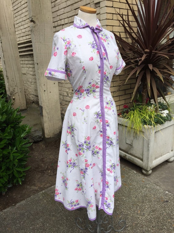 40's cotton dress/ Spring floral/ lavender/ sweet