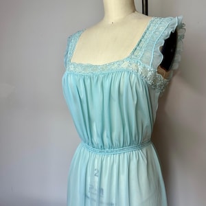 60er Jahre, langes, pastellblaues Nachthemd ~ eckiger Ausschnitt, ärmellos ~ 1960er Nachthemd~ Geraffte/Größe 34 XS
