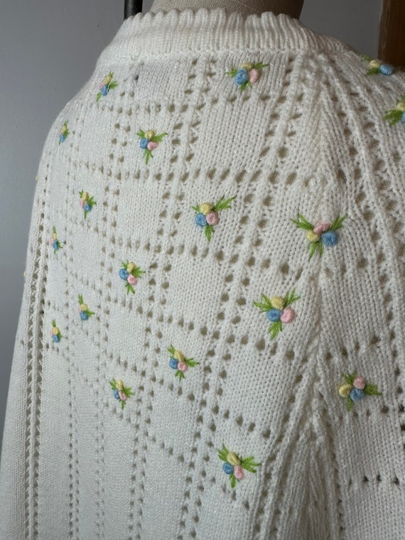 60’s Boho hippie White shawl Poncho~ buttons fron… - image 6