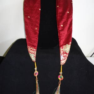 Scarf - Sari cloth with mirrored Punjabi tassel - burgundy