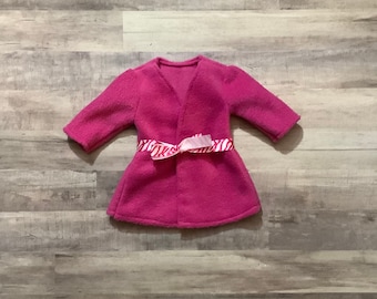 Roupão de boneca de lã rosa choque de 18 polegadas, roupas de boneca de lã, roupas de boneca de 18 polegadas