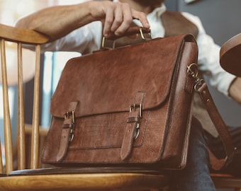 Leather Messenger Bag, Leather Laptop Briefcase, Rustic Briefcase, Classy Bag, Handmade Cross-body Bag, Retro Metropolitan Fashion, Hip