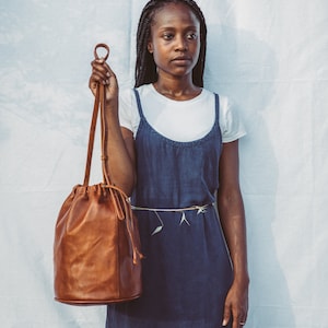 Summer bag, leather drawstring shoulder bag made of soft vegetable tanned full grain lamb leather, wedding GIFT image 3