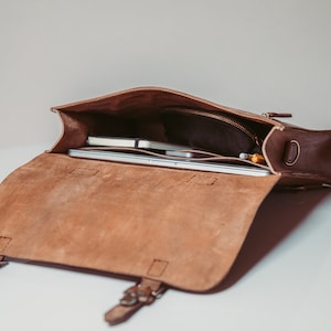 Men's Messenger Bag, 15 Leather Briefcase, Cosmopolitan Fashion, Handmade Cross-body Bag, Leather Shoulder Bag, Large Satchel image 7