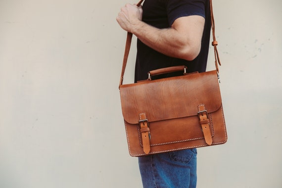 Update more than 84 mens leather messenger bag australia - esthdonghoadian