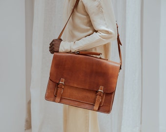 Classic Leather Messenger Bag, 15" Briefcase,Brown Laptop Bag, Handmade Cross-body Bag, Retro Metropolitan Fashion, Vintage Leather Bag,