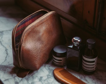 Minimalistische lederen Dopp Kit, make-up tas, reliëf, lederen make-up tas, volnerf lederen Dopp tas cadeau, bruine Dopp kit, leer noodzakelijk