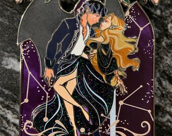 Romance Fantasy Paar Grade B Pin