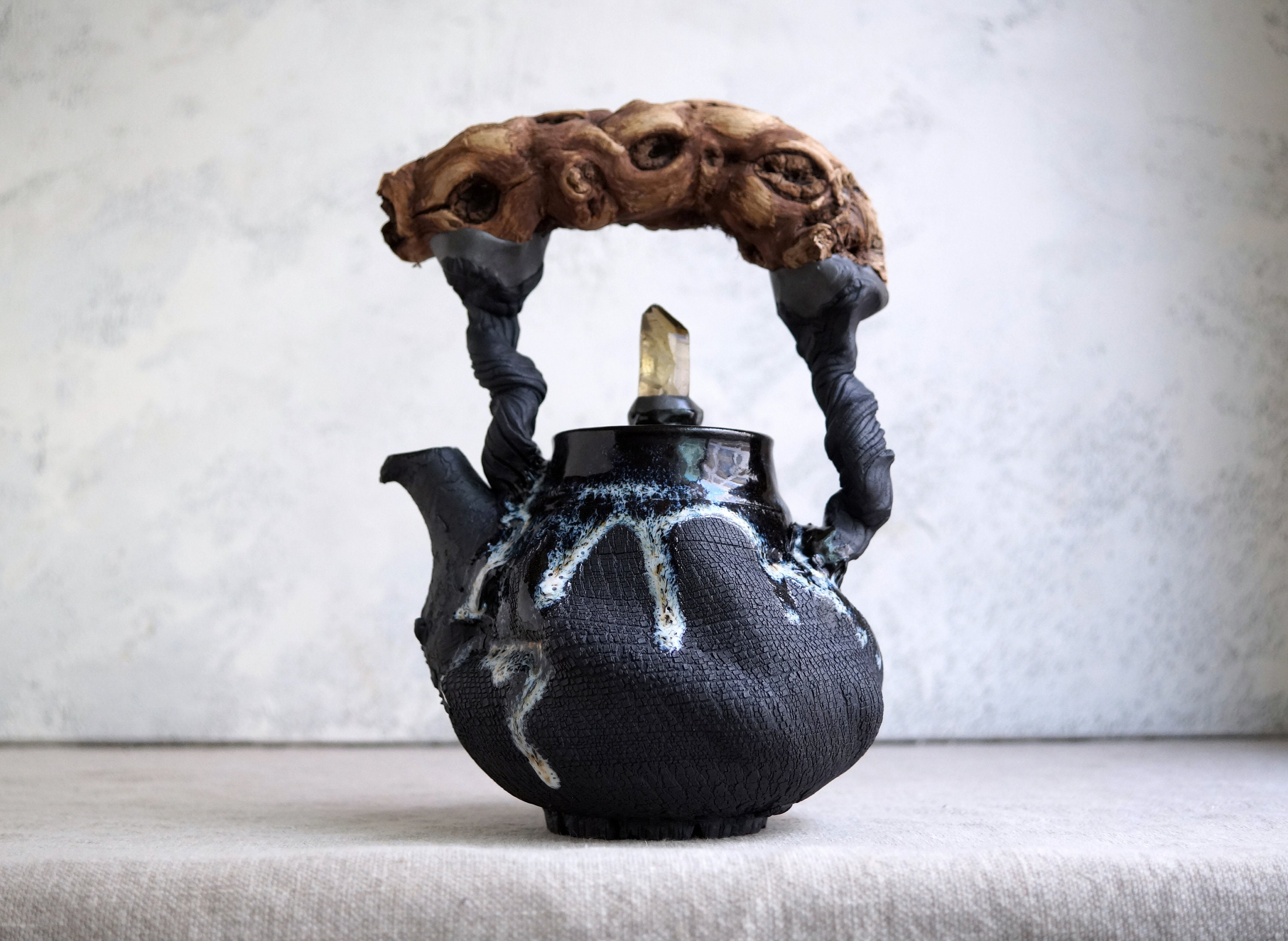 Featured image of post Handmade Teapot Handles : Handmade xuan ling da hong pao clay teapot.