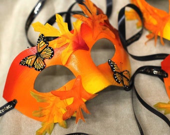 Máscara de mascarada hecha a mano de mariposa monarca: colores de otoño, mariposas