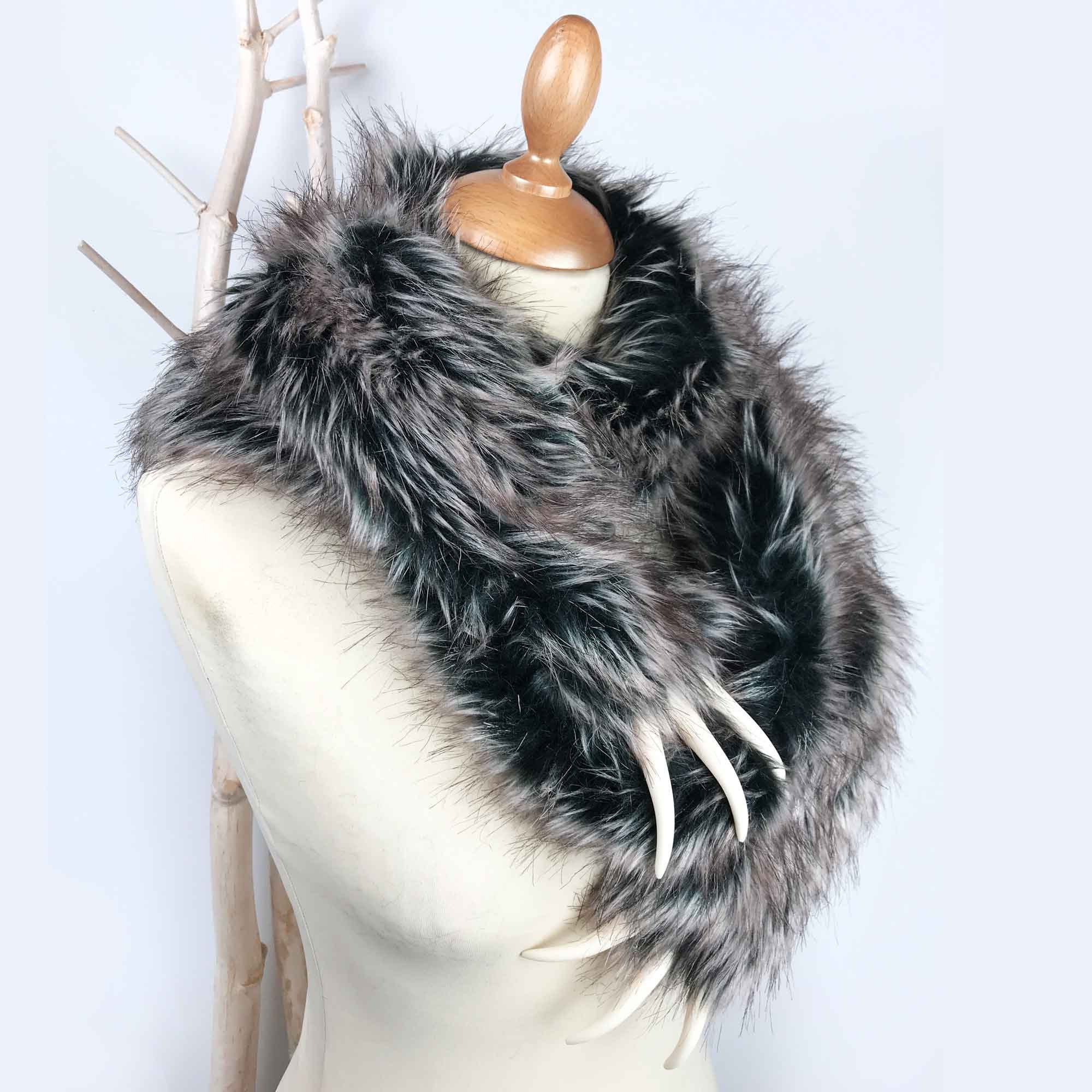 爪付きウルフフェイクファースカーフ：グレーのロングラップ - Etsy 日本