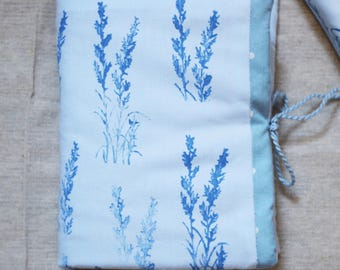 Minimalistisch dagboek met blauwe bloemen, zelfzorgcadeau, kalm dagboek А6