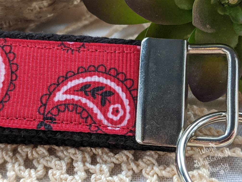 Red Paisley Bandana Print Keychain Keyfob Proceeds to Etsy België