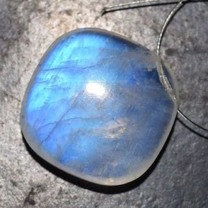 Incroyable naturel bleu feu pierre de lune arc-en-ciel coussin pierre précieuse Briollete + AAA +, taille 20x20mm, taille pendentif pièce unique pour bijoux