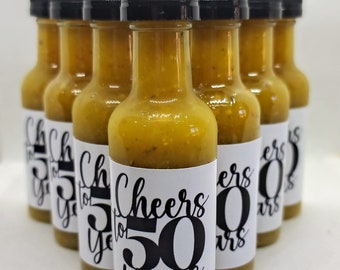 50. Geburtstags-Gastgeschenk, Hot Sauce Gastgeschenk, feiern Sie 50 Jahre alt, 50 und heiß, Meilenstein-Geburtstags-Gastgeschenk