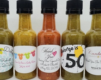 Personalisieren Sie Hochzeit Gedecke, einzigartige Grußkarte, Hot Sauce Namen Einstellung, Tischbestuhlung, Tischkarte, Glückwünsche Nachricht