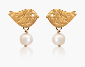 Perlen-Ohrringe 925 Silber oder vergoldet matt strukturiert handmade - Vogel Ohrstecker gold mit Süßwasser Perle - Perlen-Schmuck Vögelchen
