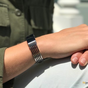 Fitbit inspire 2 bangle