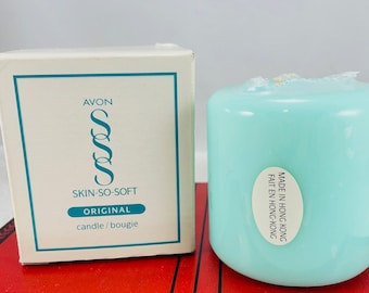 Vintage Avon Skin-So-Soft original scent candle, 1998 is date on box, NBO, NOS, 2.75 inch tall pillar candle, MINT condition