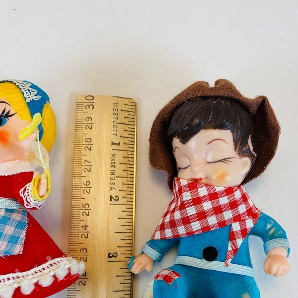 figurines Jack & Jill floquées de moulage par soufflage vintage, Jack assis sur du foin et Jill avec un seau, années 1950-60, collection, artistes d'assemblage
