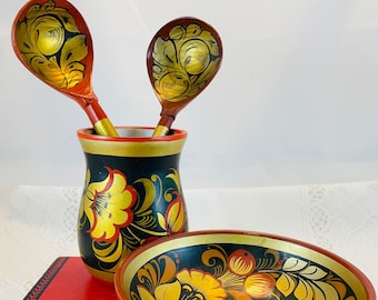 Vintage hand painted Russian Khokhloma Lacquer, 2 spoons, 1 bowl & 1 cup, bold colors of red, gold, dark green, orange, yellow, collectible