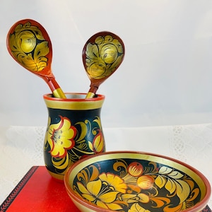 Vintage hand painted Russian Khokhloma Lacquer, 2 spoons, 1 bowl & 1 cup, bold colors of red, gold, dark green, orange, yellow, collectible image 1